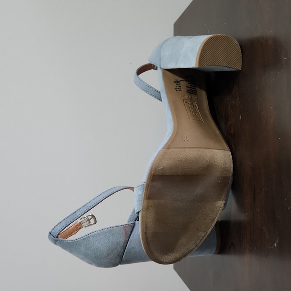 Shoes - Picture 3 of 3